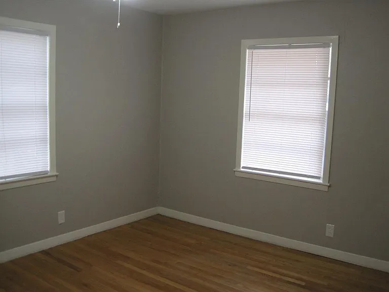 1124 Lawrence St — Photo 16