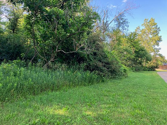 5th image of 1667 Prairiewood Ct #1