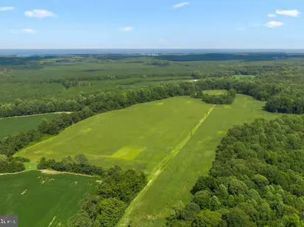 660 Old Yeocomico Rd, Kinsale, VA 22488