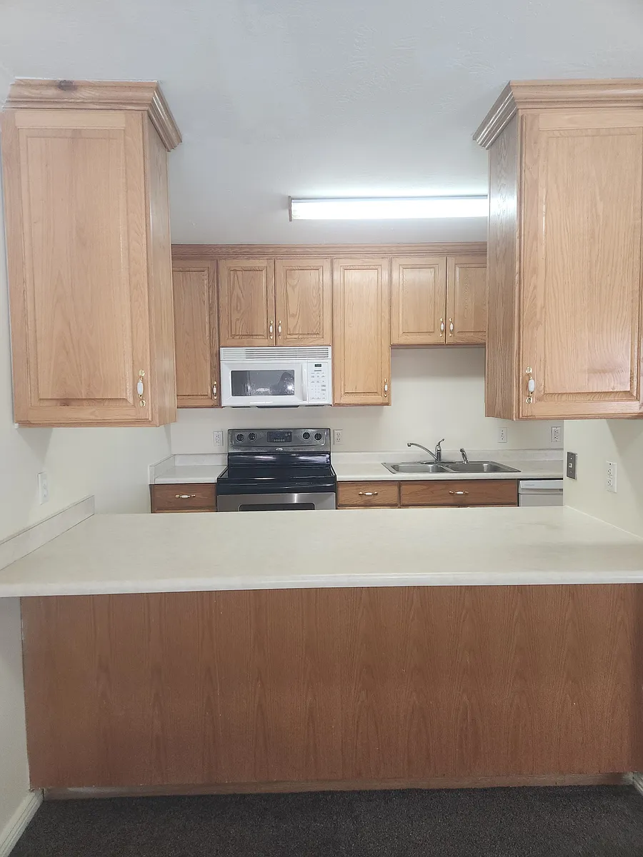 Building Photo - 1130 N 200 W #4