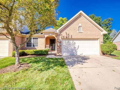 23653 W Lake Cir, Trenton, MI, 48183