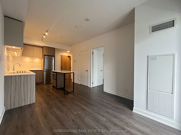 5th image of 7950 Bathurst St #518