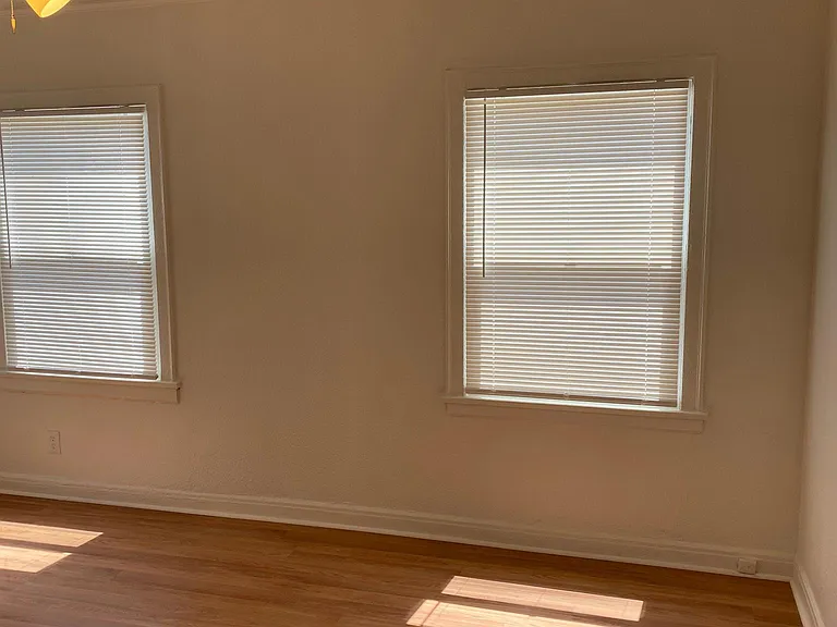 2634 S Redondo Blvd — Photo 7