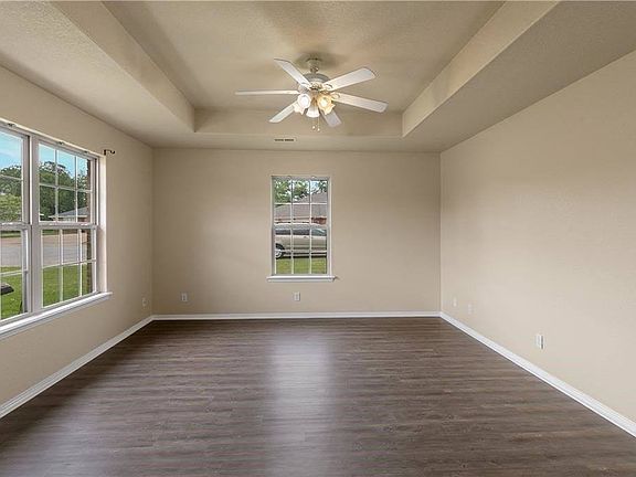 3rd image of 772 Appleridge Dr