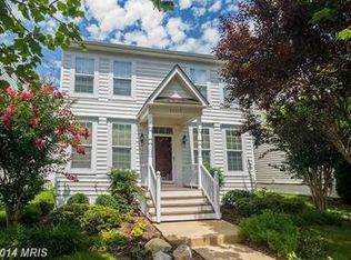 26013 Hartwood Dr, Chantilly, VA 20152
