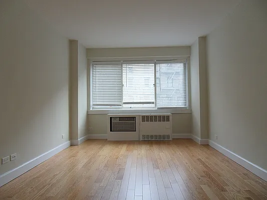 Rented by Stonehenge NYC LLC | media 11