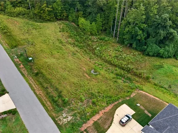 3816 Deerwood Acres Dr #8, Summerfield, NC 27358