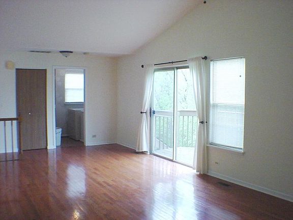 3rd image of 887 N Hamilton Ct #102