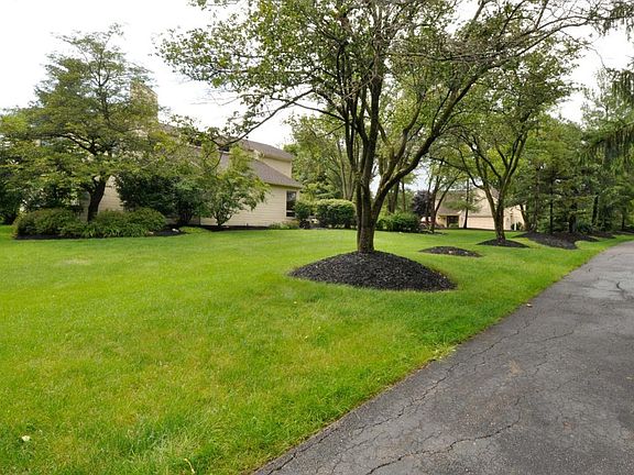 3rd image of 8860 Birgham Ct N
