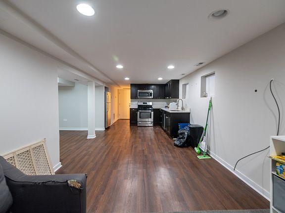 4th image of 4910 N Marmora Ave #G