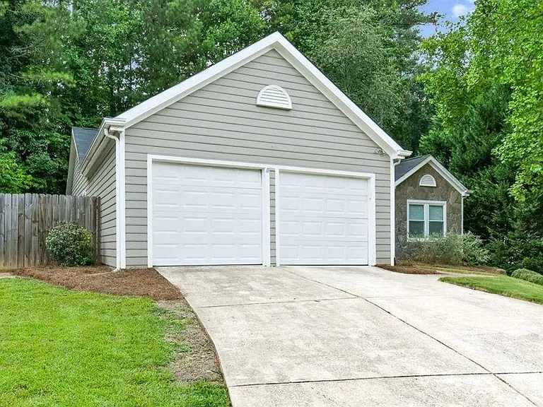 10500 Summer Creek Dr — Photo 2