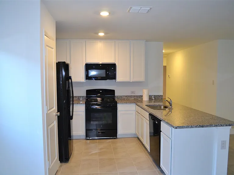 1230 Cherrybark Dr — Photo 4