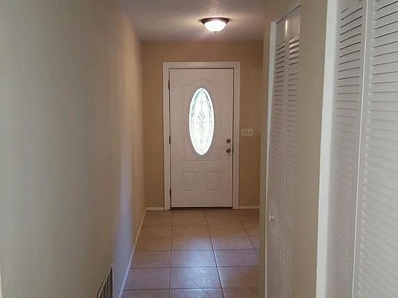3rd image of 431 Leceile Dr