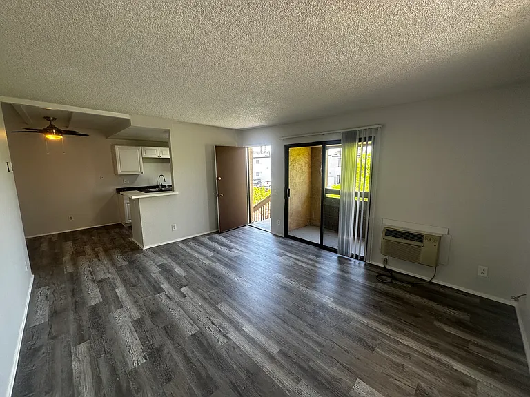 389 S Lincoln Ave #3 — Photo 2