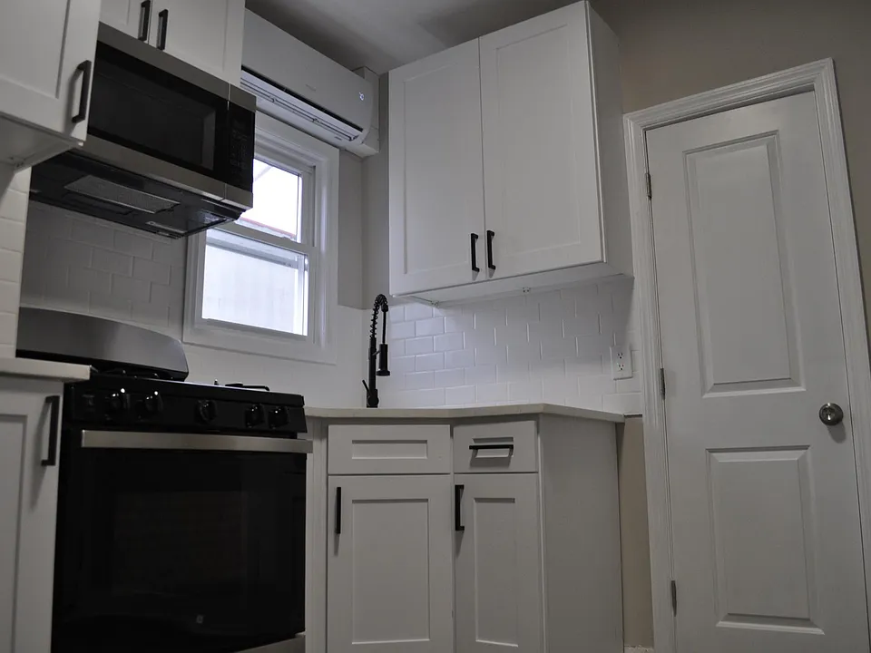 106 Shrewsbury Ave #2A