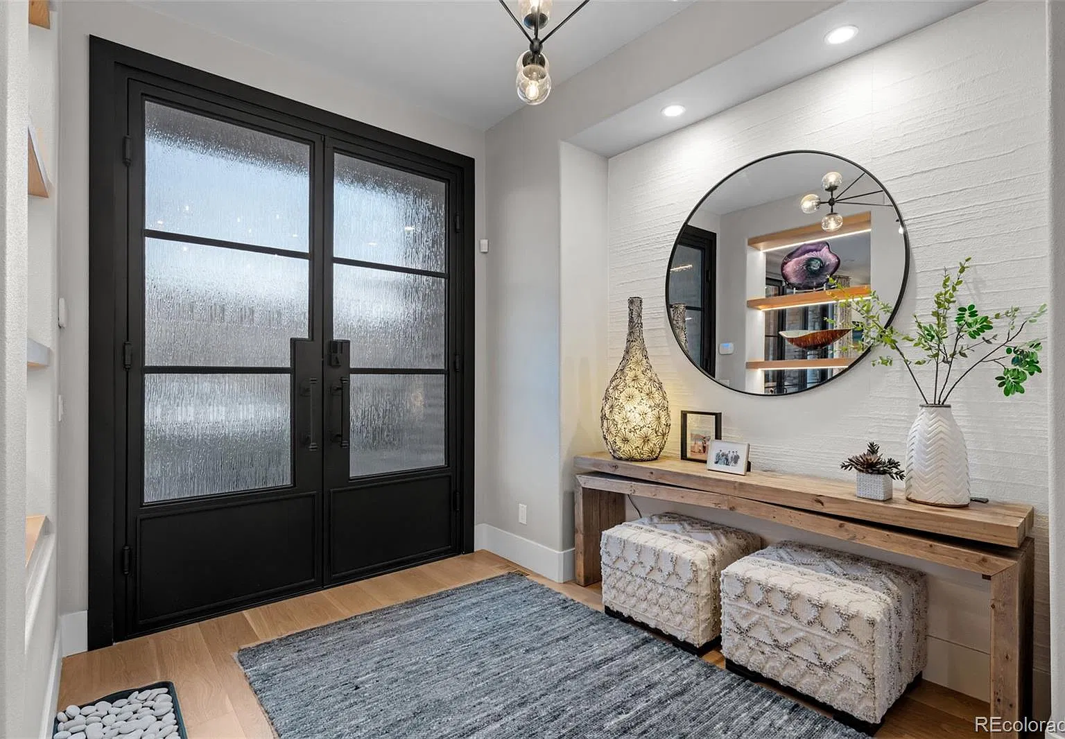 4 bed, 6.0 bath, 5246 sqft, $12,000 — Photo 4