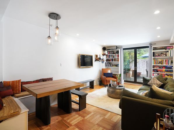 211 E 18th St APT 1M