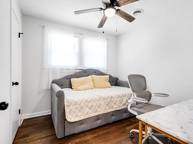 Daybed trundle, can accommodate two sleepers