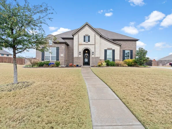 143 Sapphire Ln, Waxahachie, TX 75165