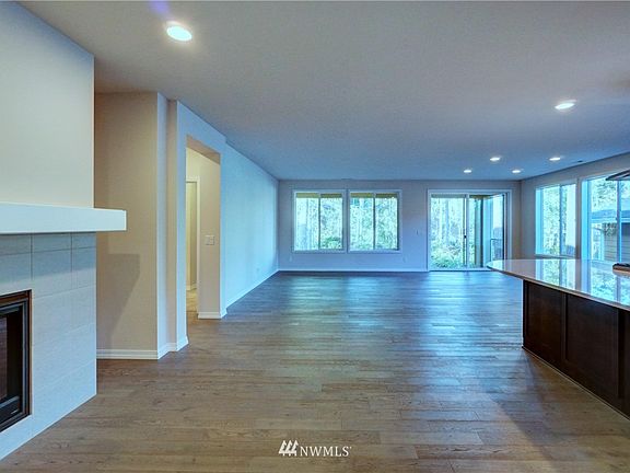 2nd image of 5147 Herron Drive NE