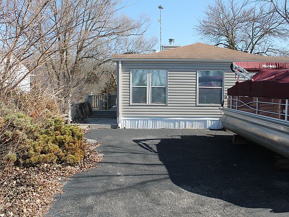 4th image of 23 Lakeshore Dr