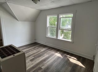 305 N 7th St #4, Manitowoc, WI 54220