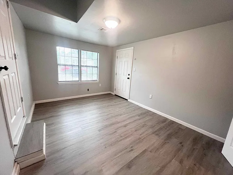 3133 NW 32nd St — Photo 15