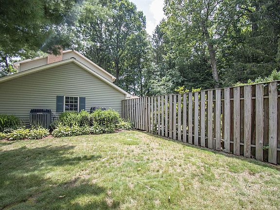 3rd image of 507 Monticello Ln