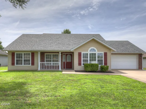 1600 Brewster Ln, Webb City, MO 64870