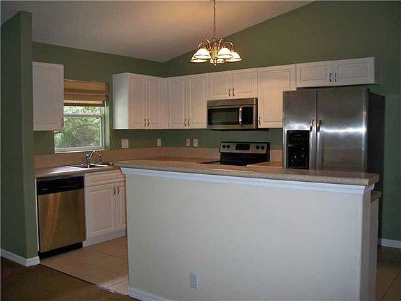 4th image of 503 High Hawk Cir