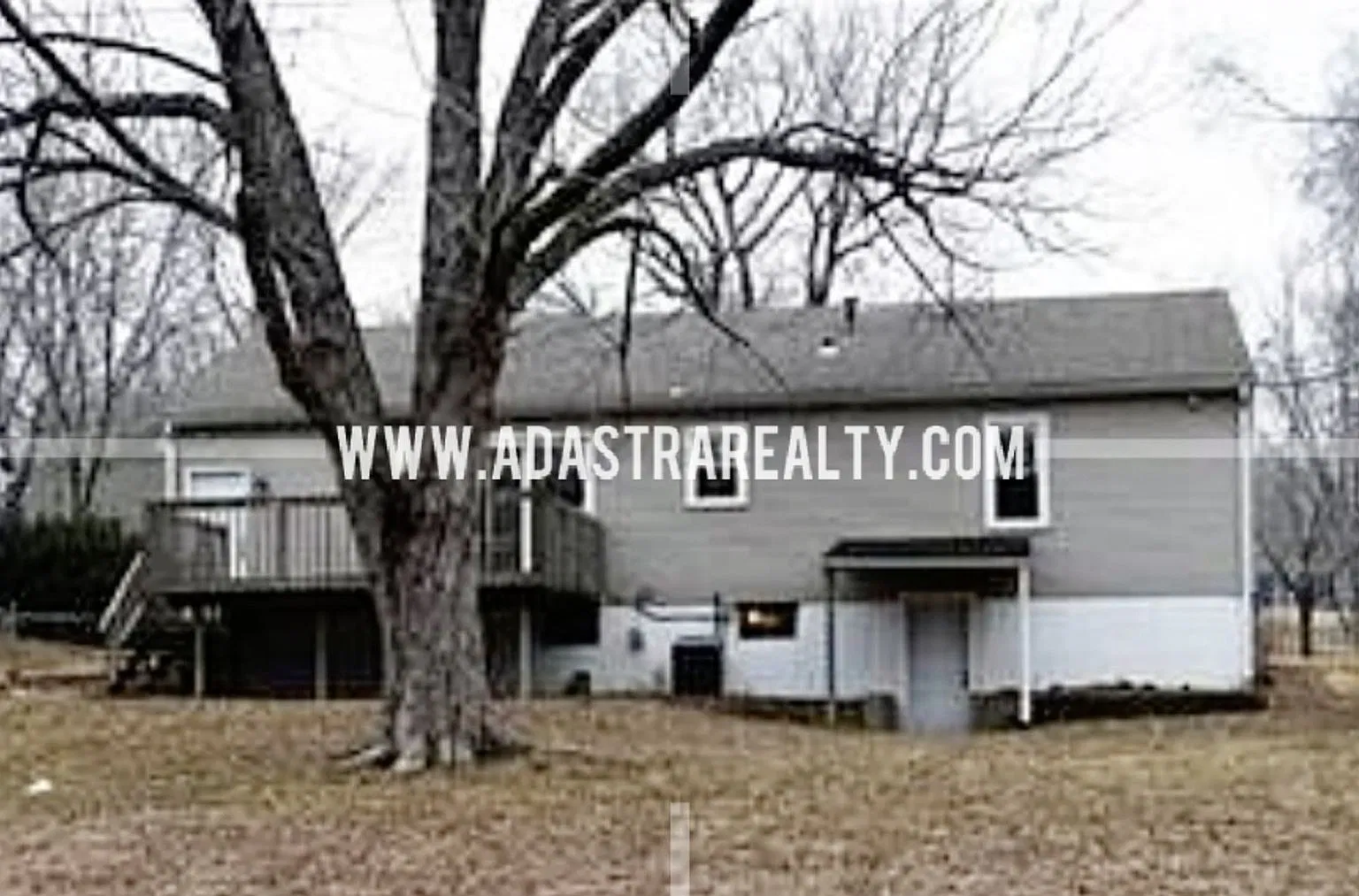 Affordable 3 Bedroom Ranch Home w/Finished Basement in KCMO-Available NOW!! — Photo 1