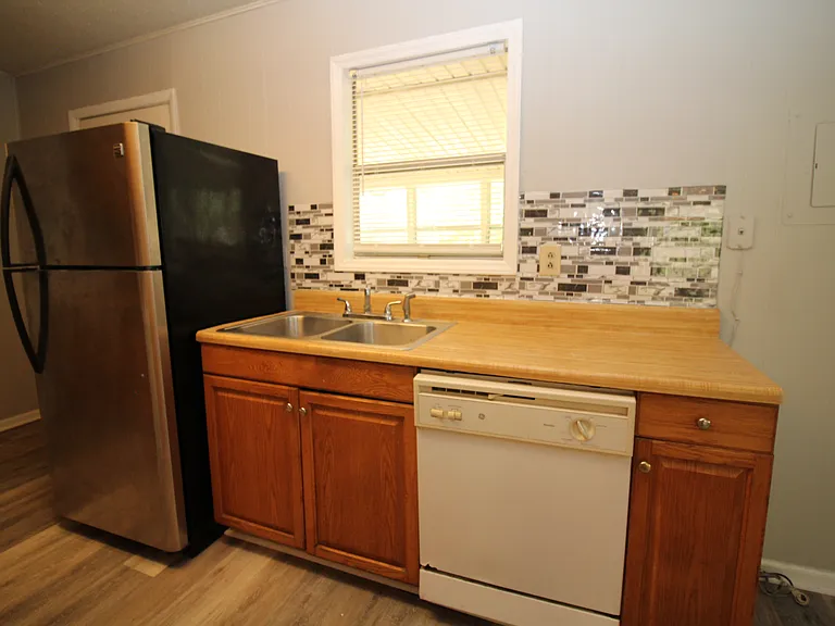 2720 Randleman Rd — Photo 10