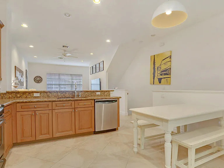 4711 Artesa Way E — Photo 7