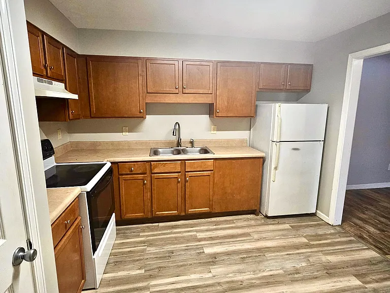 270 Tampa Dr #M8 — Photo 6