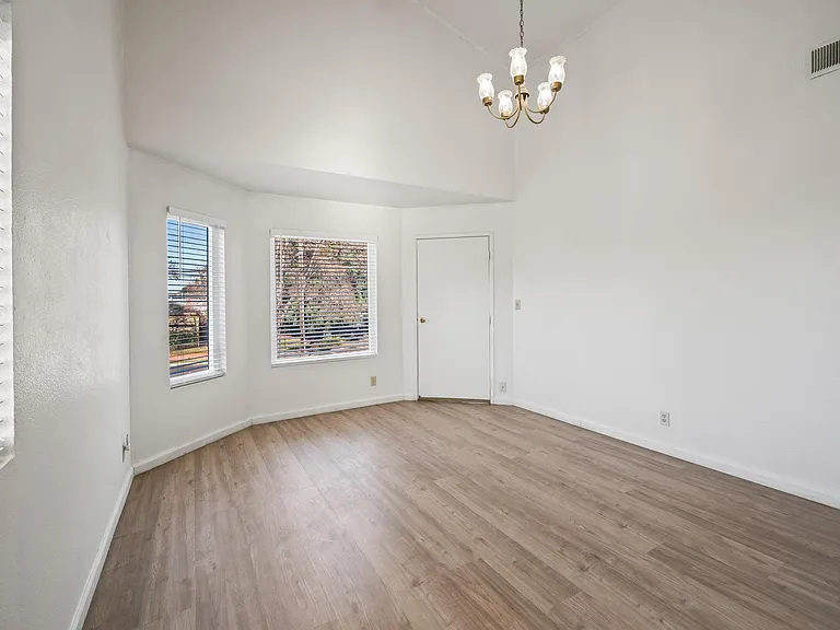 1609 B St #4 — Photo 5