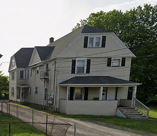 380 Seneca Ave Photo 1