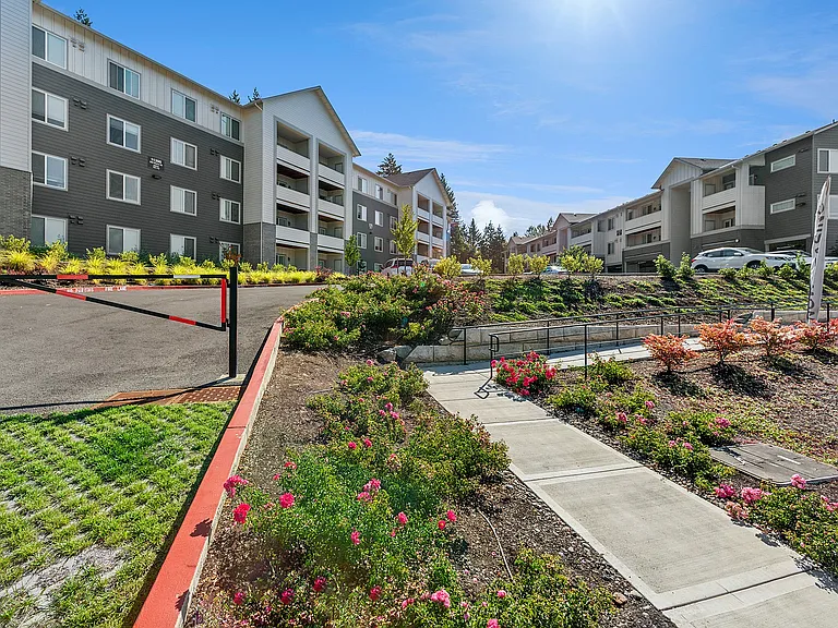 Pacific Ridge Apartments — Photo 56