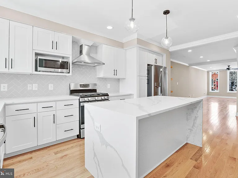 3129 Fait Ave — Photo 13