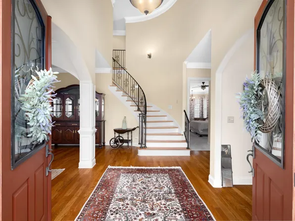 104 Lochmeade Dr, Atoka, TN 38004