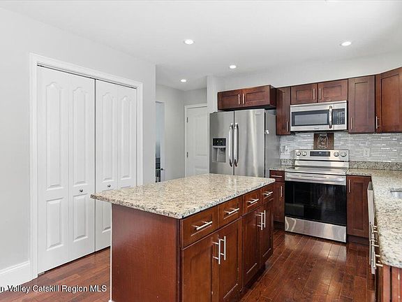 5th image of 61 Plank Road