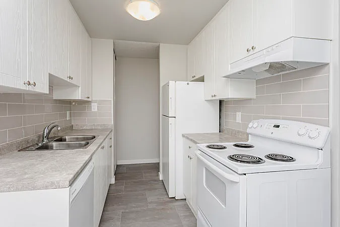 Hillview Estates Apartments Edmonton — Photo 4