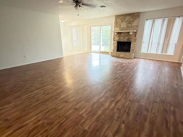 5601 Porsche Ln — Photo 35