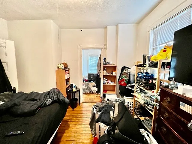 31 Thacher St #5R — Photo 9