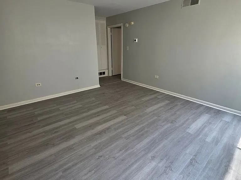 217 N Lindsay St — Photo 2