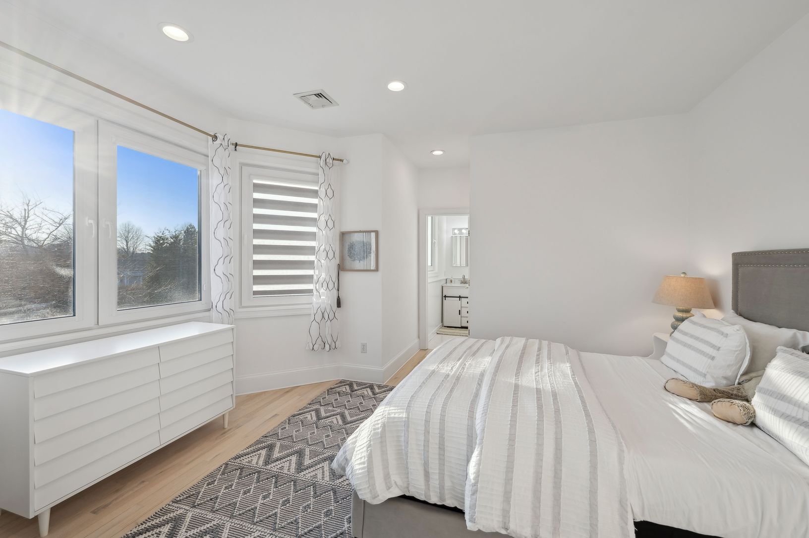  Guest Bedroom with Queen