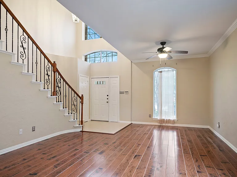 3777 Meadowcreek Cir — Photo 4