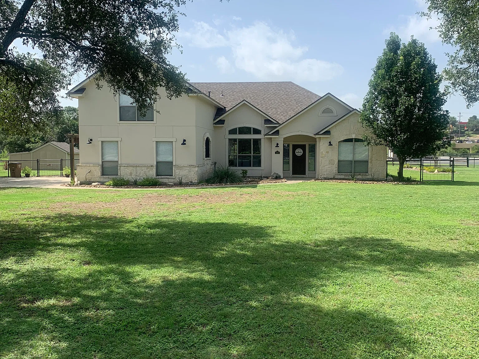 691 Stirrup Dr — Photo 1