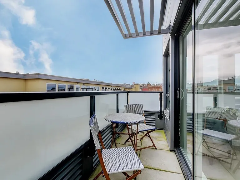 595 Pandora Ave #404 — Photo 19