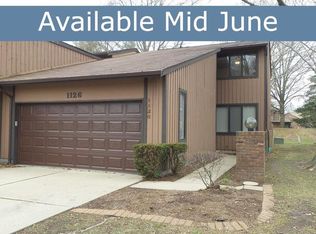 1126 Woodgate Dr, O'Fallon, IL 62269