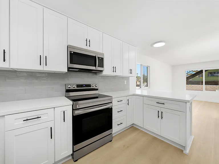 131 Diana St #1 — Photo 2